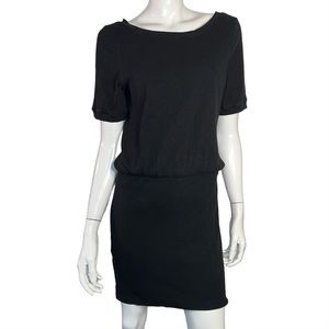 4/$40 Etiquette Boutique Short Sleeve Open Back Midi Black Tee-Shirt Dress‎